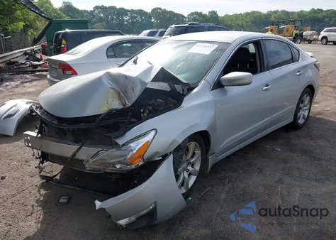 2015 Nissan Altima 2.5 S z USA, uszkodzony, nr VIN 1N4AL3AP8FN869892